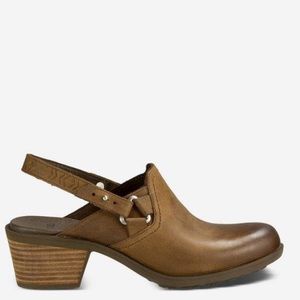 Teva | Foxy Brown Leather Clogs size 5
